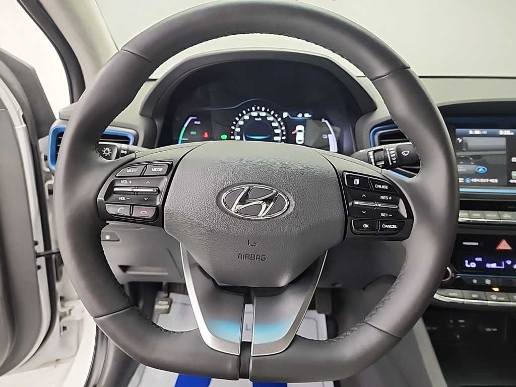HYUNDAI Ioniq - Vista 9