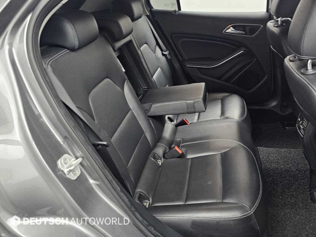 Mercedes Benz GLA Class - Vista 12