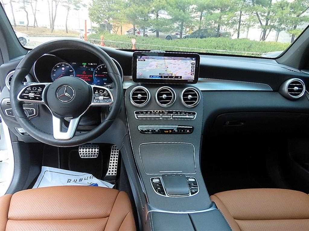 Mercedes Benz GLC Class - Vista 7