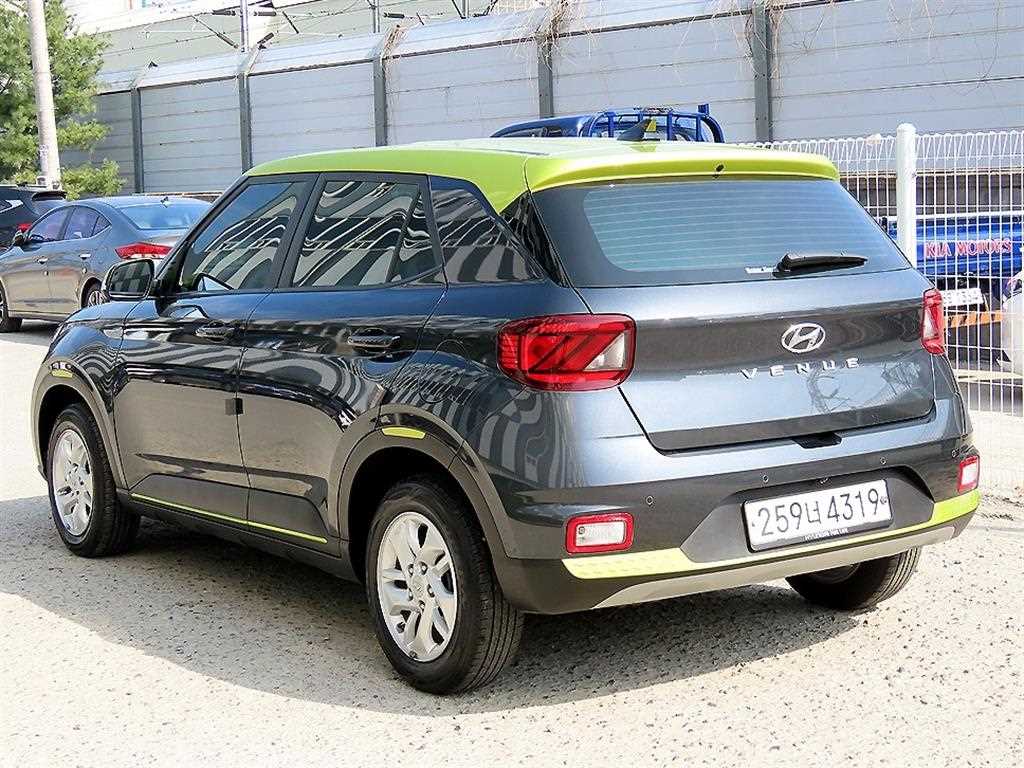 HYUNDAI Venue - Vista 3