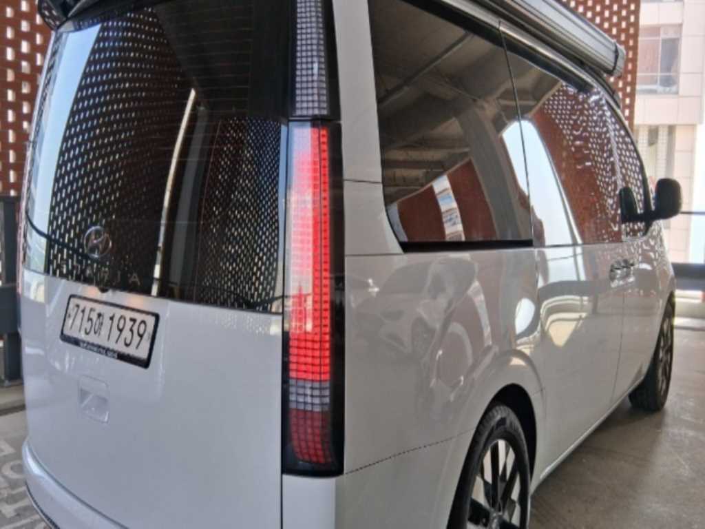 HYUNDAI Staria - Vista 4