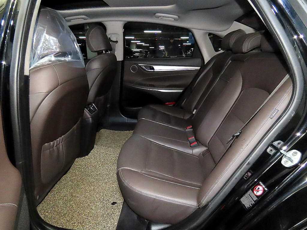 HYUNDAI Grandeur - Vista 7