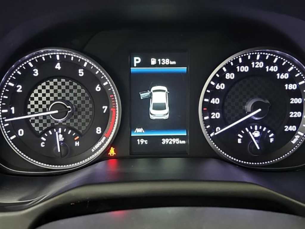 HYUNDAI Avante - Vista 6