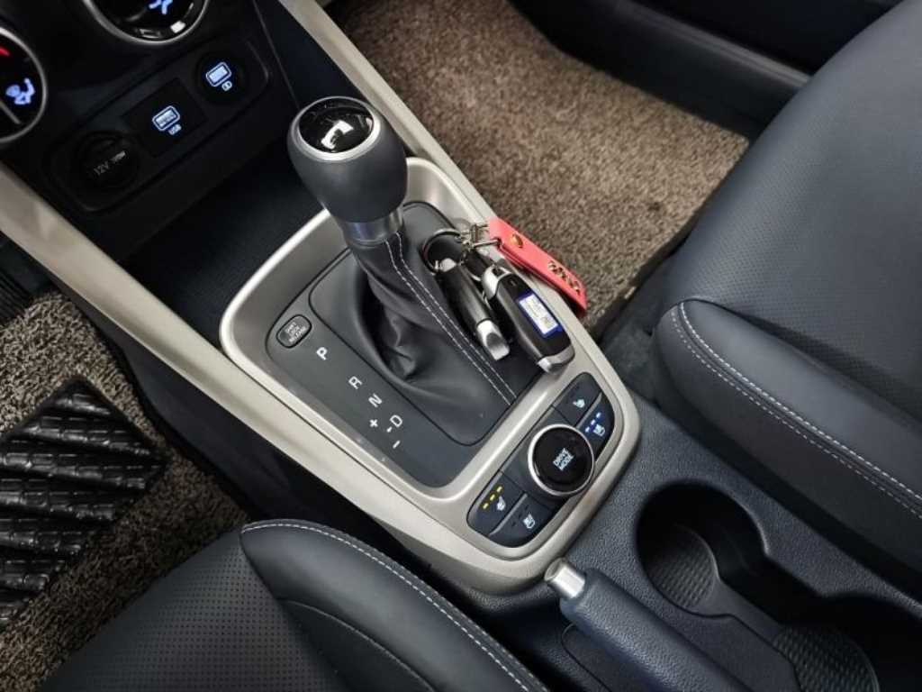 HYUNDAI Venue - Vista 12