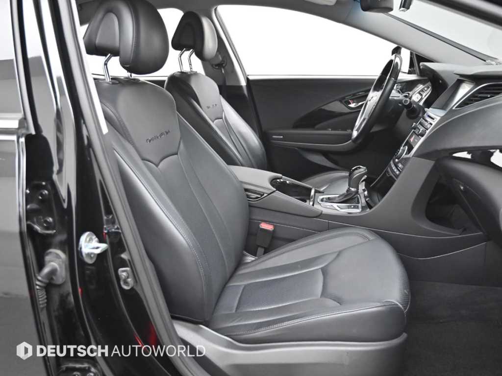 HYUNDAI Grandeur - Vista 10