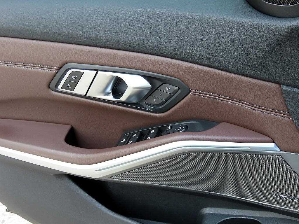 BMW 3 series 2019 Negro - Importación desde Corea - HF Imports Iquique - Foto 13