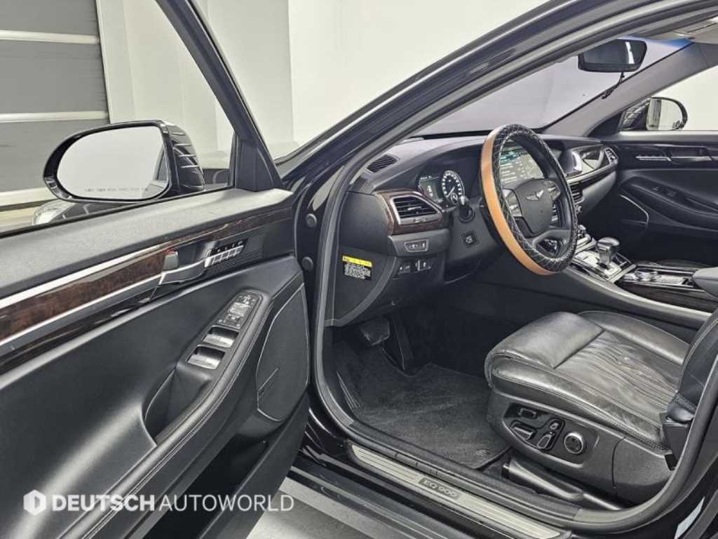 Genesis EQ900 - Vista 10