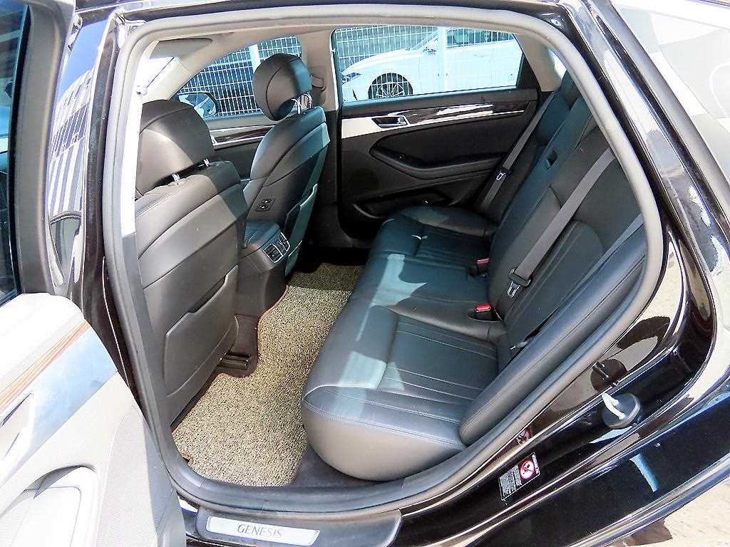 Genesis G80 - Vista 6