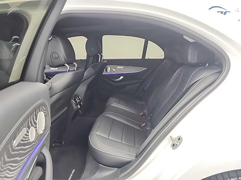Mercedes Benz E class - Vista 12