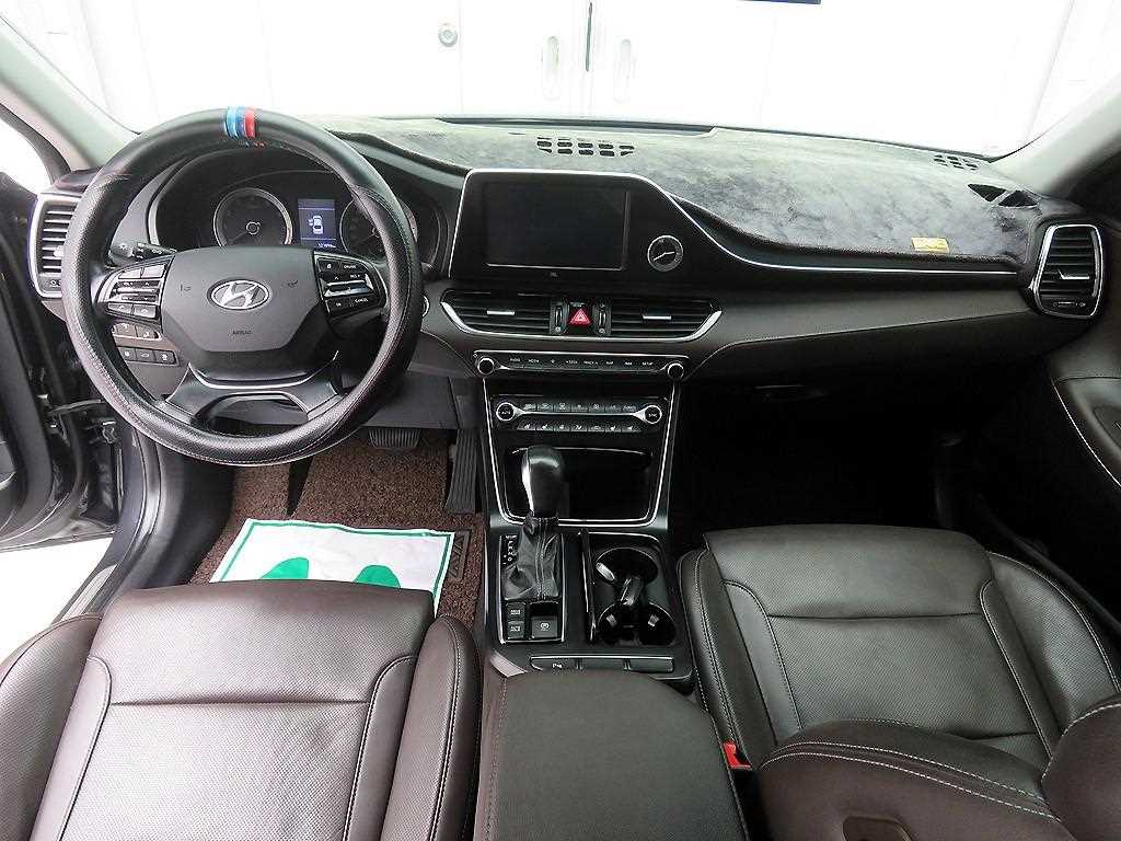 HYUNDAI Grandeur - Vista 8