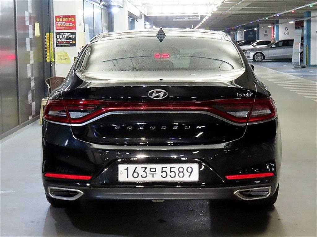 HYUNDAI Grandeur - Vista 5