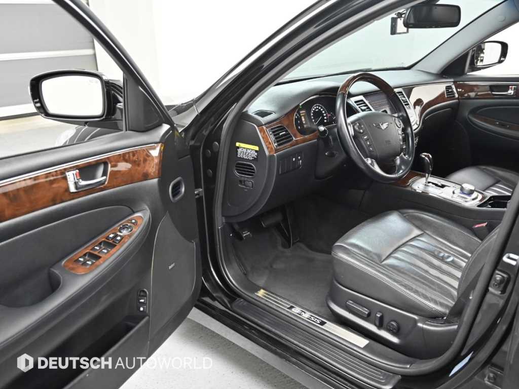 HYUNDAI Genesis - Vista 11