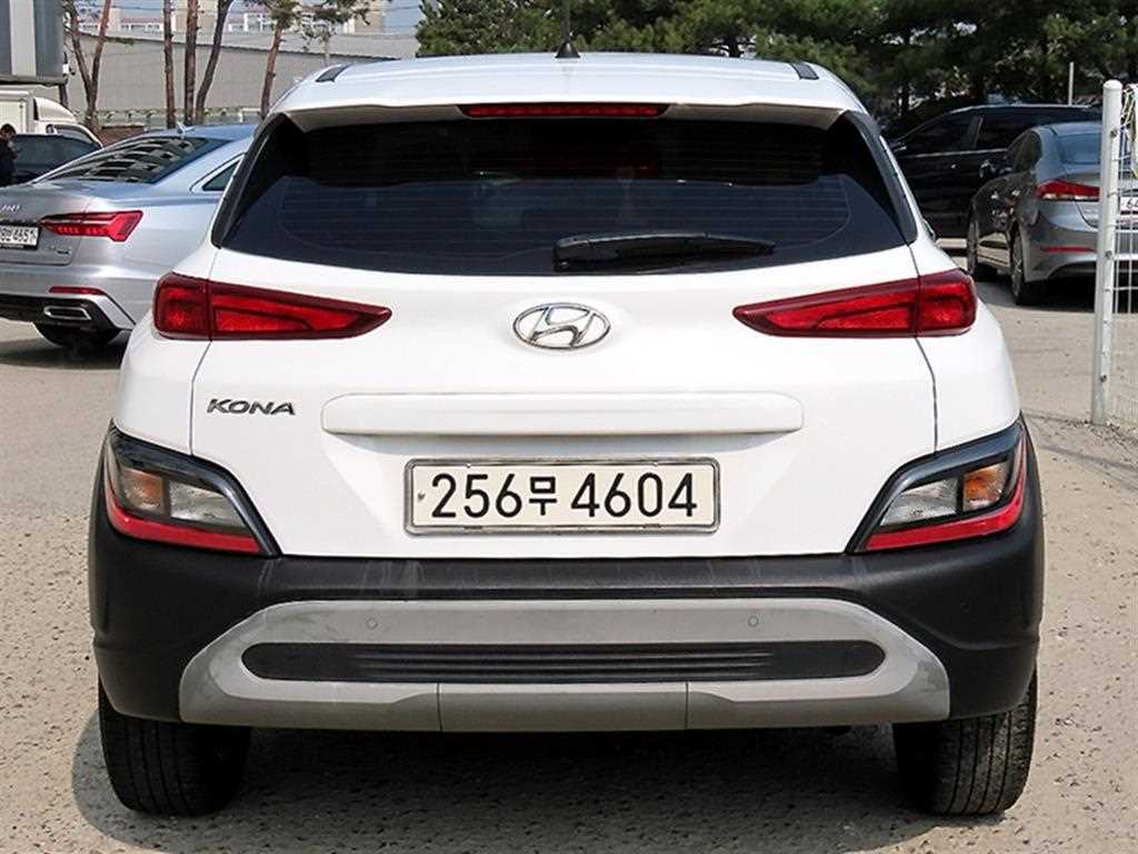 HYUNDAI Kona - Vista 4
