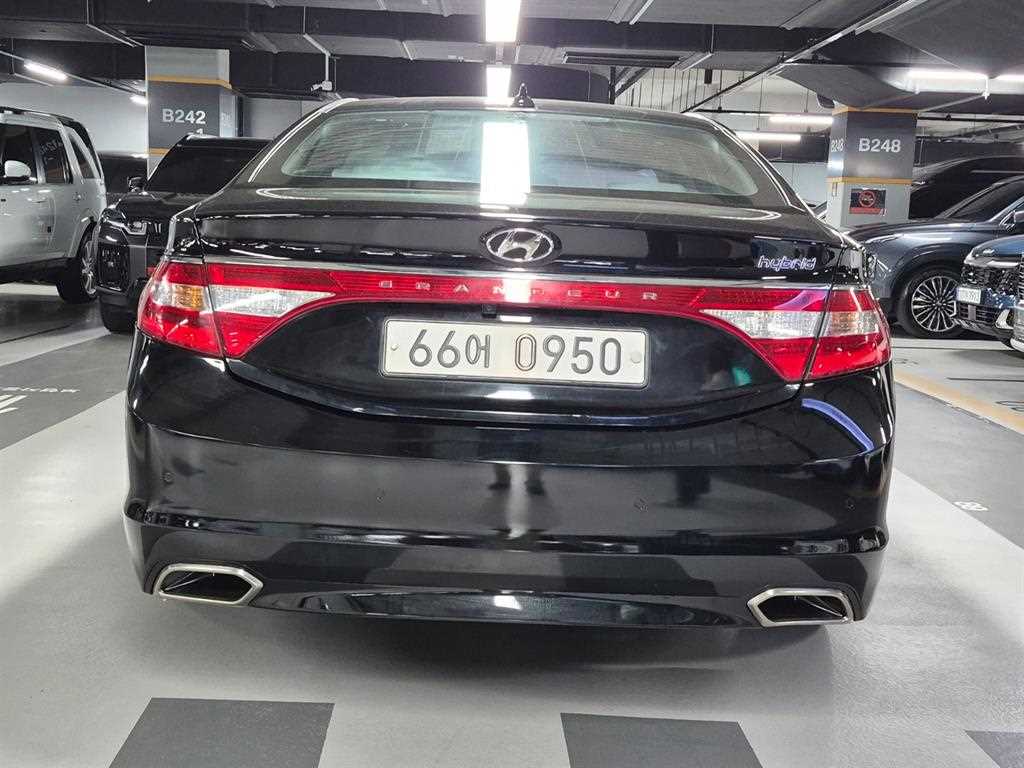 HYUNDAI Grandeur - Vista 4