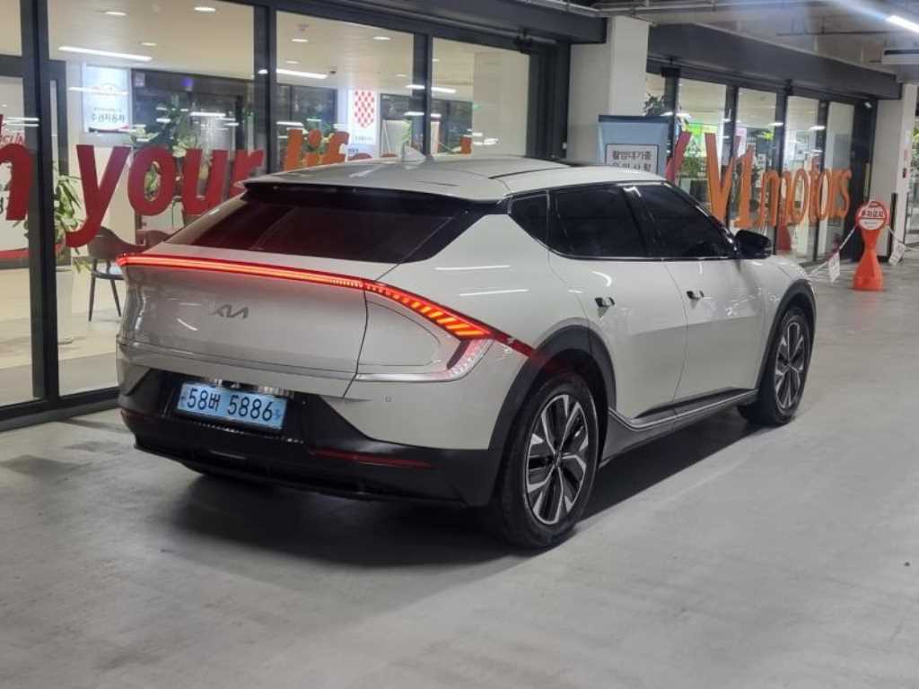 KIA EV6 - Vista 4