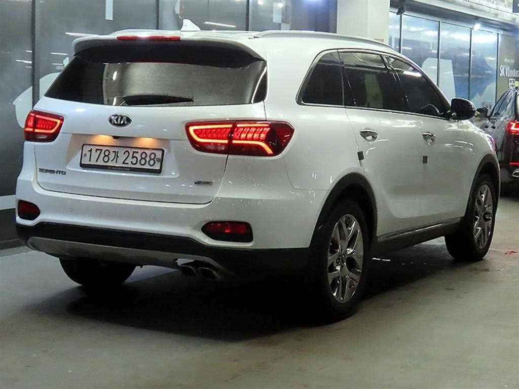 KIA Sorento - Vista 4