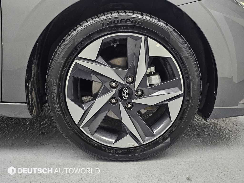 HYUNDAI Avante - Vista 5