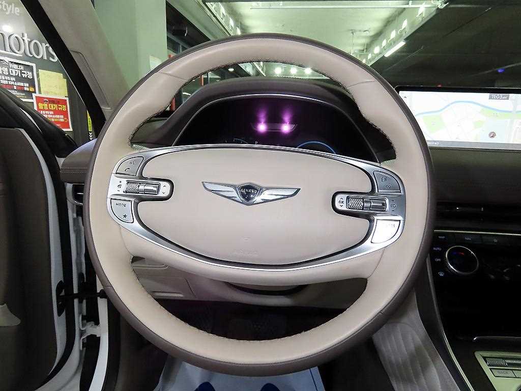 Genesis GV80 - Vista 8