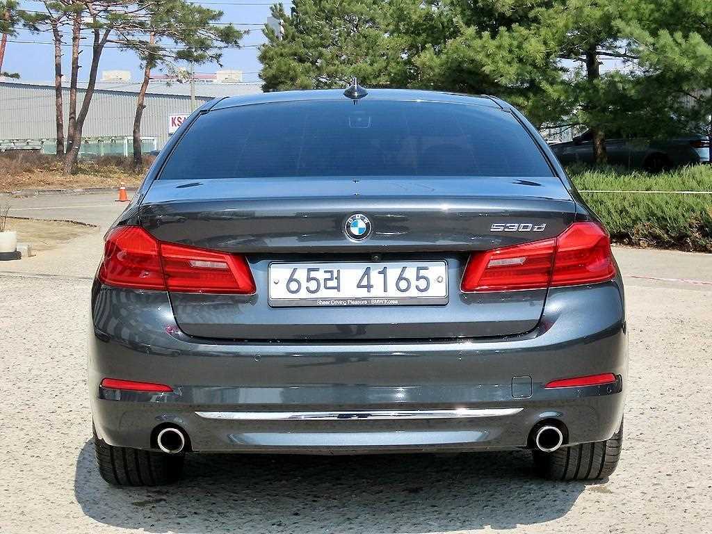 BMW 5 Series - Vista 4