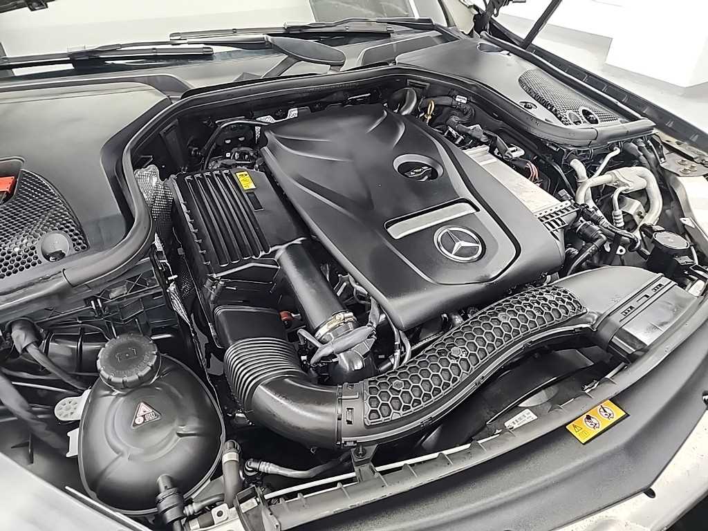 Mercedes Benz E class - Vista 5