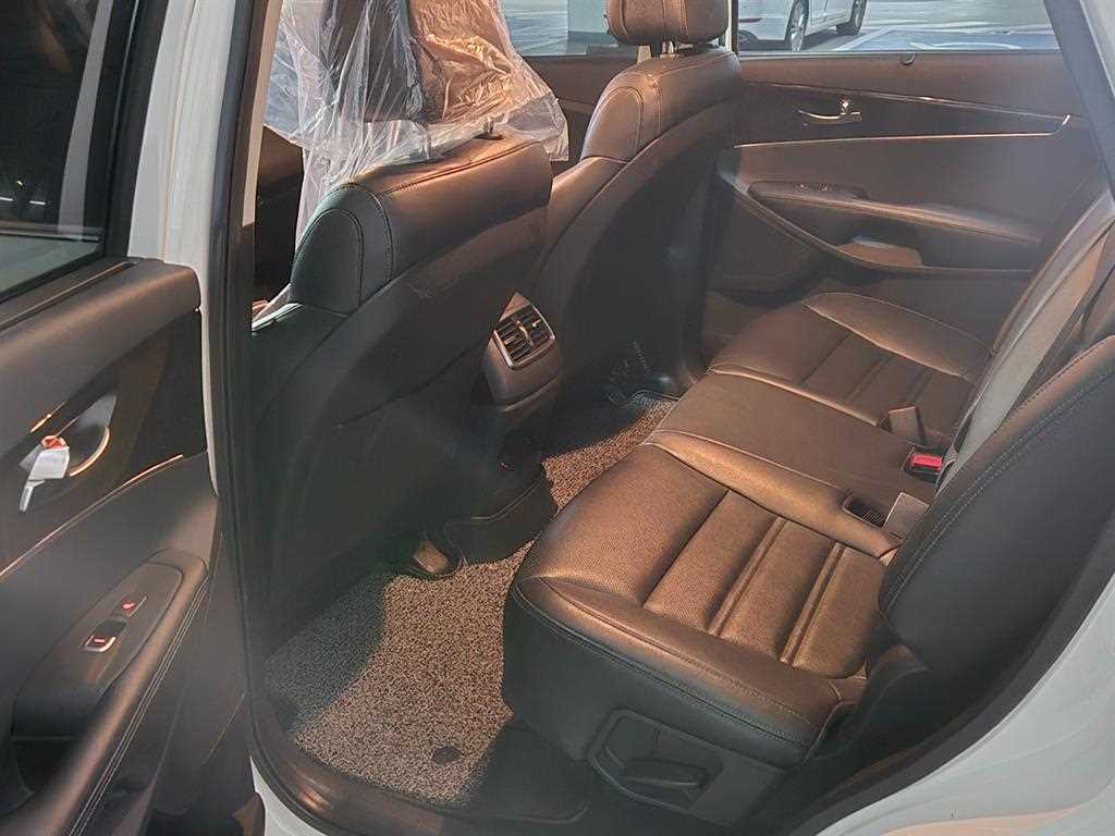 KIA Sorento - Vista 8