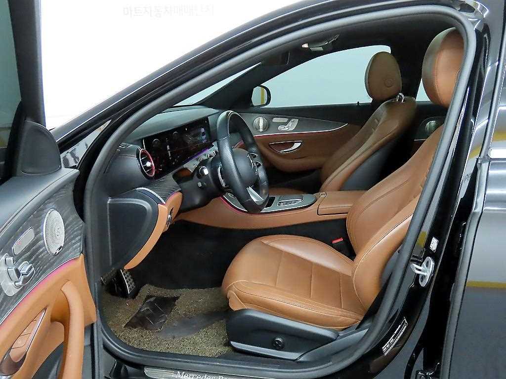 Mercedes Benz E class - Vista 5