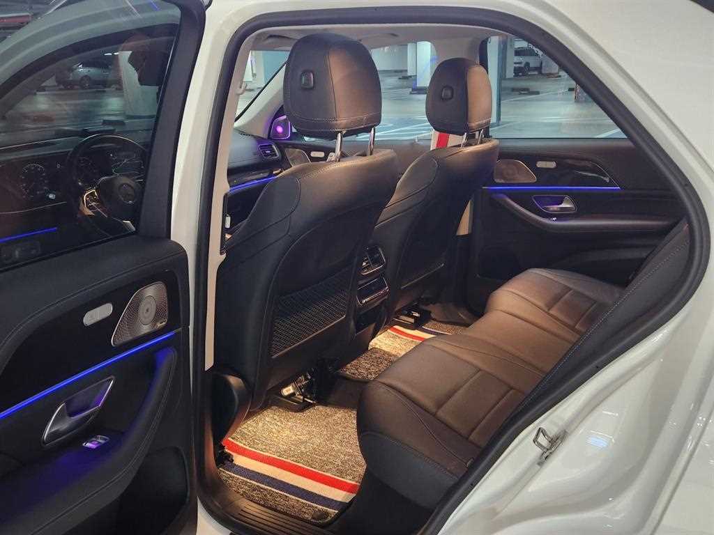 Mercedes Benz GLE Class - Vista 8