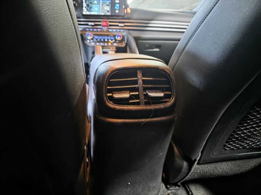 HYUNDAI Avante - Vista 9