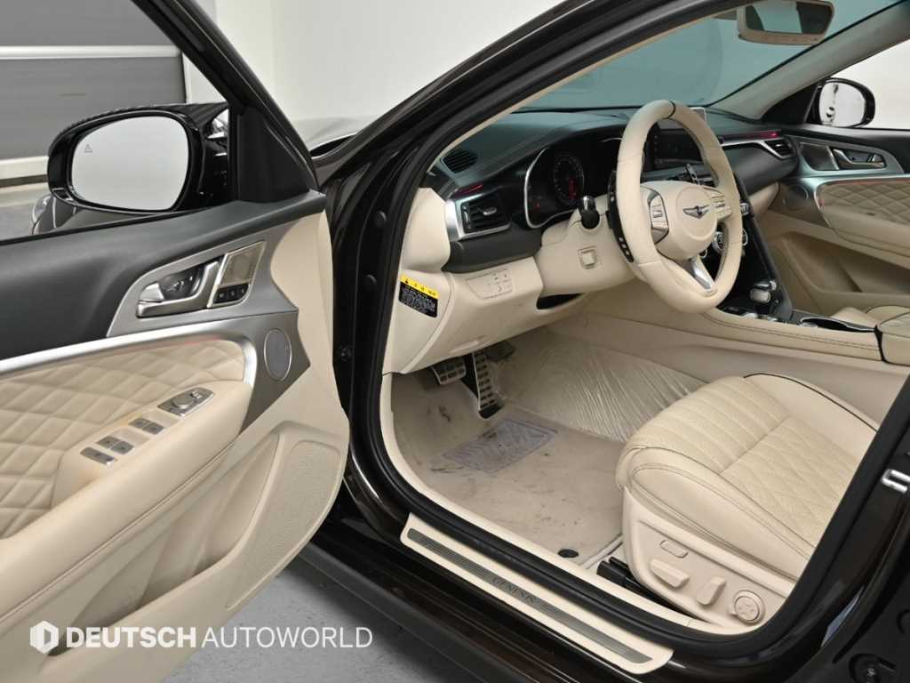 Genesis G70 - Vista 11