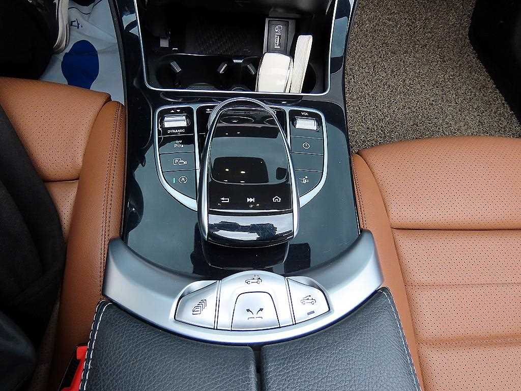 Mercedes Benz C Class 2019 Gris - Importación desde Corea - HF Imports Iquique - Foto 16