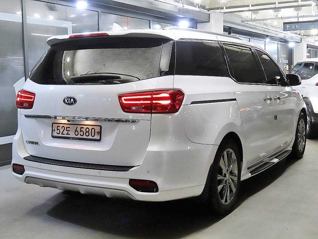 KIA Carnival - Vista 4