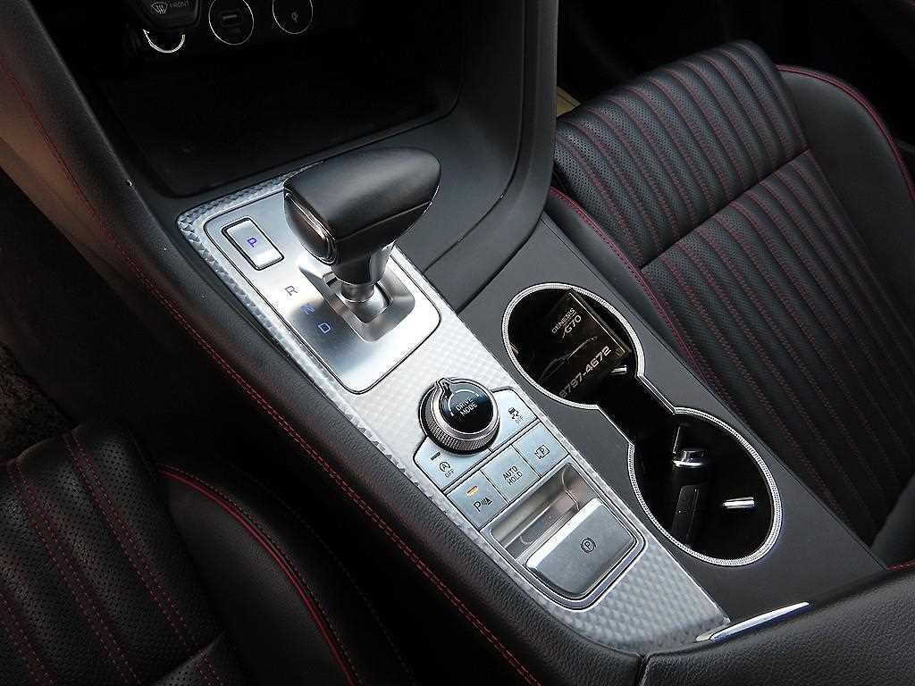 Genesis G70 - Vista 11