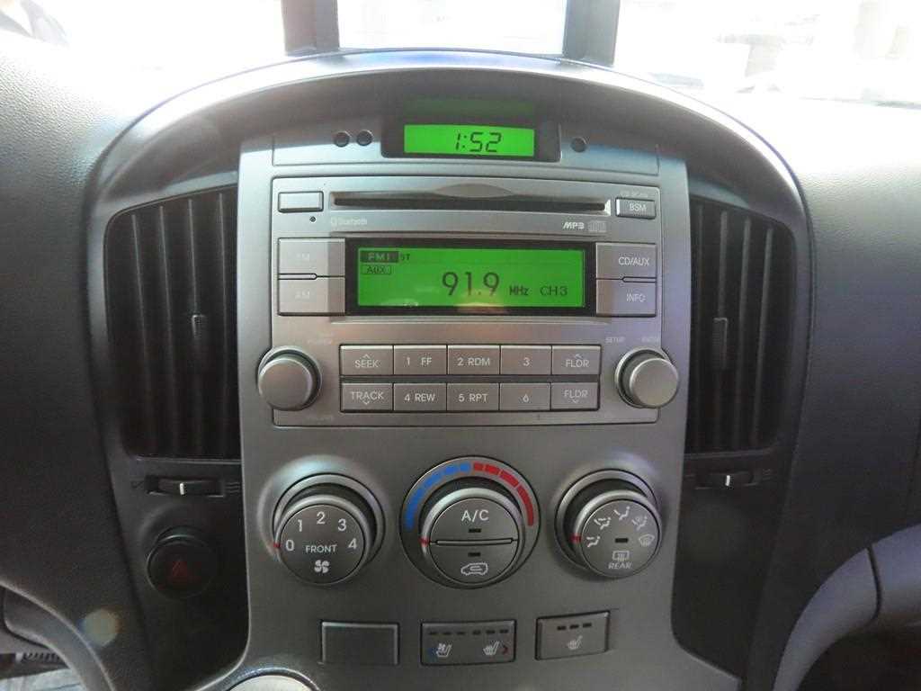 HYUNDAI Starex - Vista 11