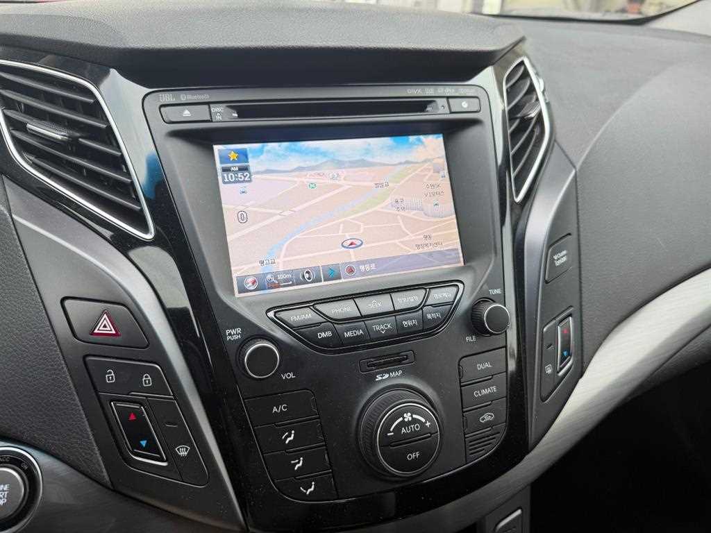 HYUNDAI i40 - Vista 8