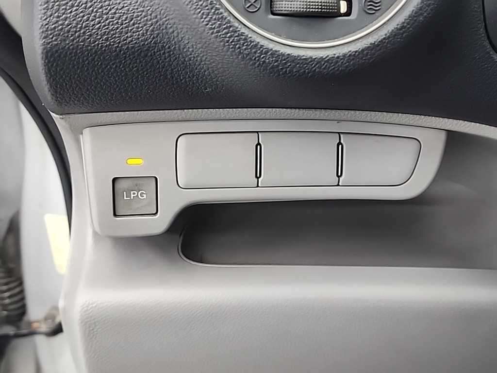 KIA Carens 2008 Plateado - Importación desde Corea - HF Imports Iquique - Foto 14