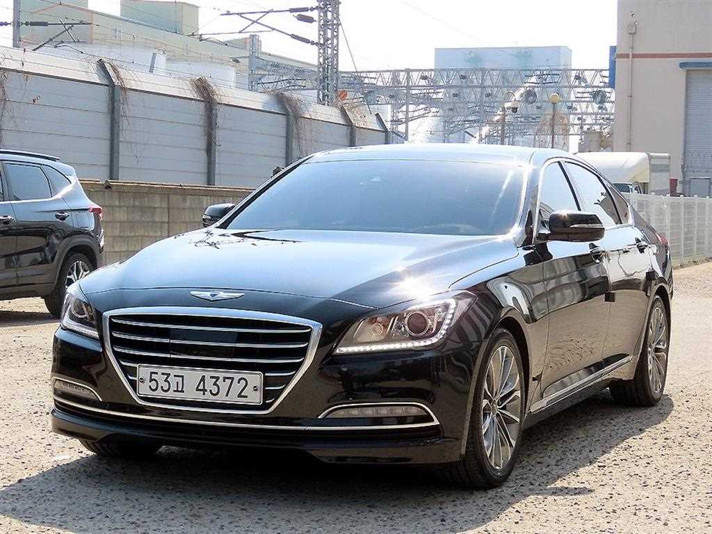 HYUNDAI Genesis - Vista 2
