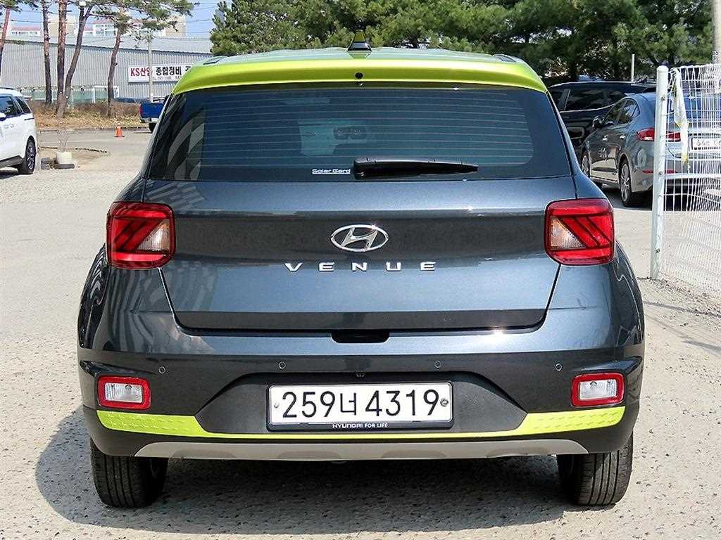 HYUNDAI Venue - Vista 4