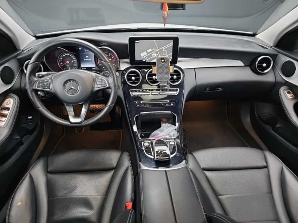 Mercedes Benz C Class - Vista 5