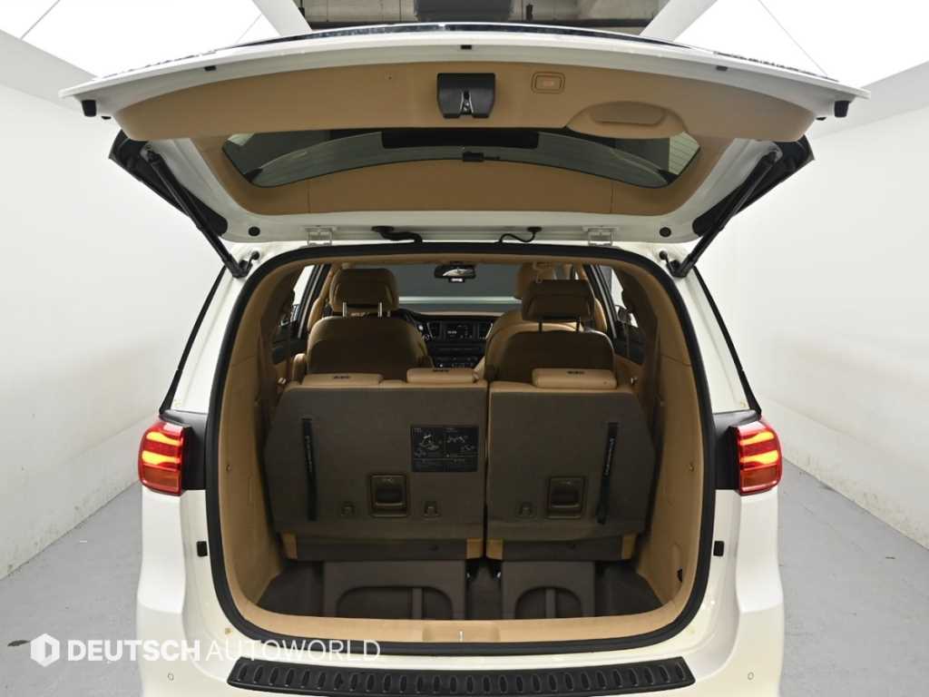 KIA Carnival - Vista 5