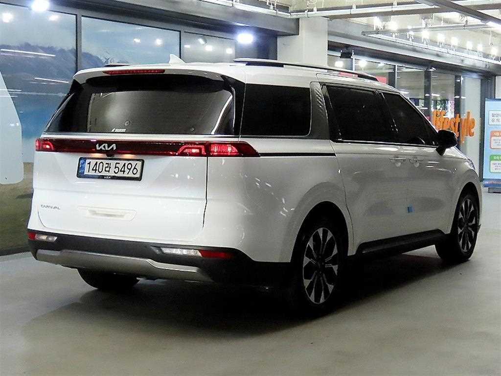 KIA Carnival - Vista 4