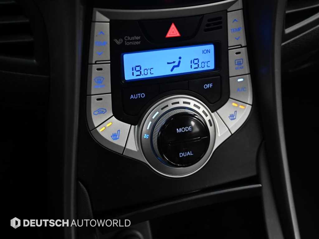 HYUNDAI Avante 2011 Blanco - Importación desde Corea - HF Imports Iquique - Foto 17