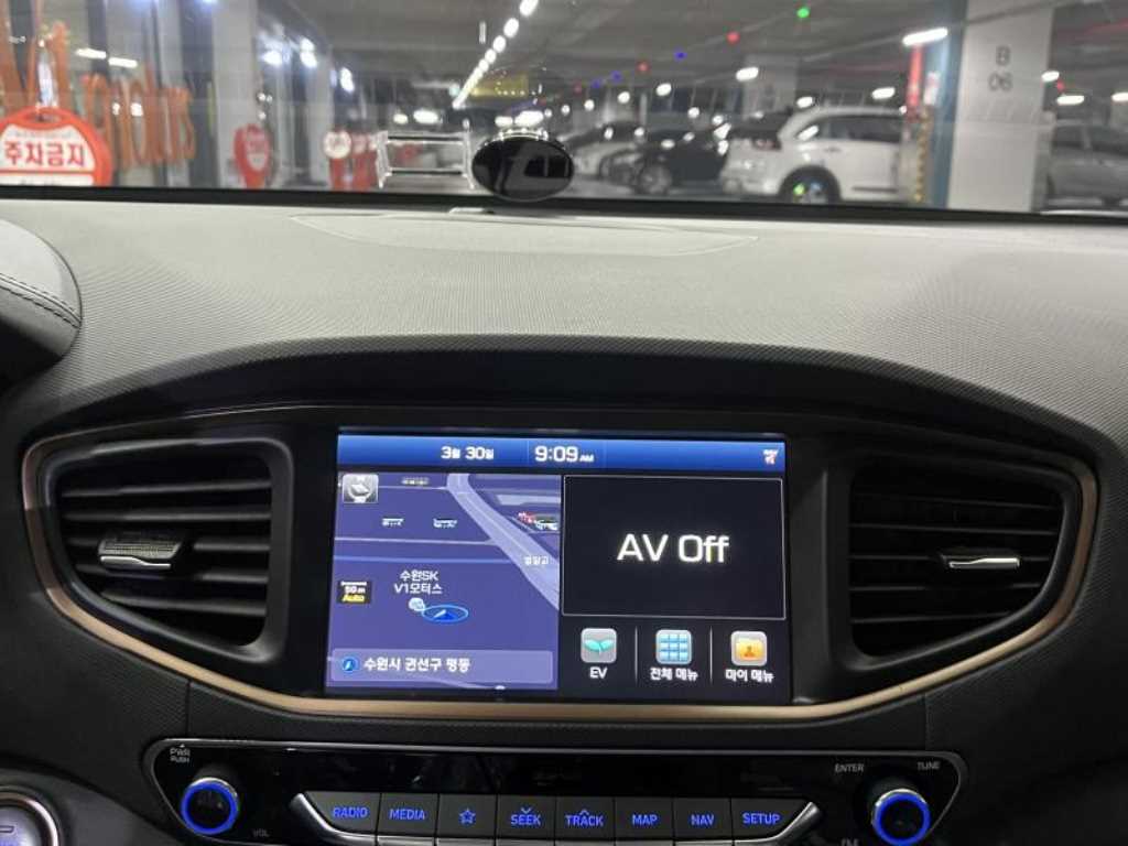 HYUNDAI Ioniq - Vista 9