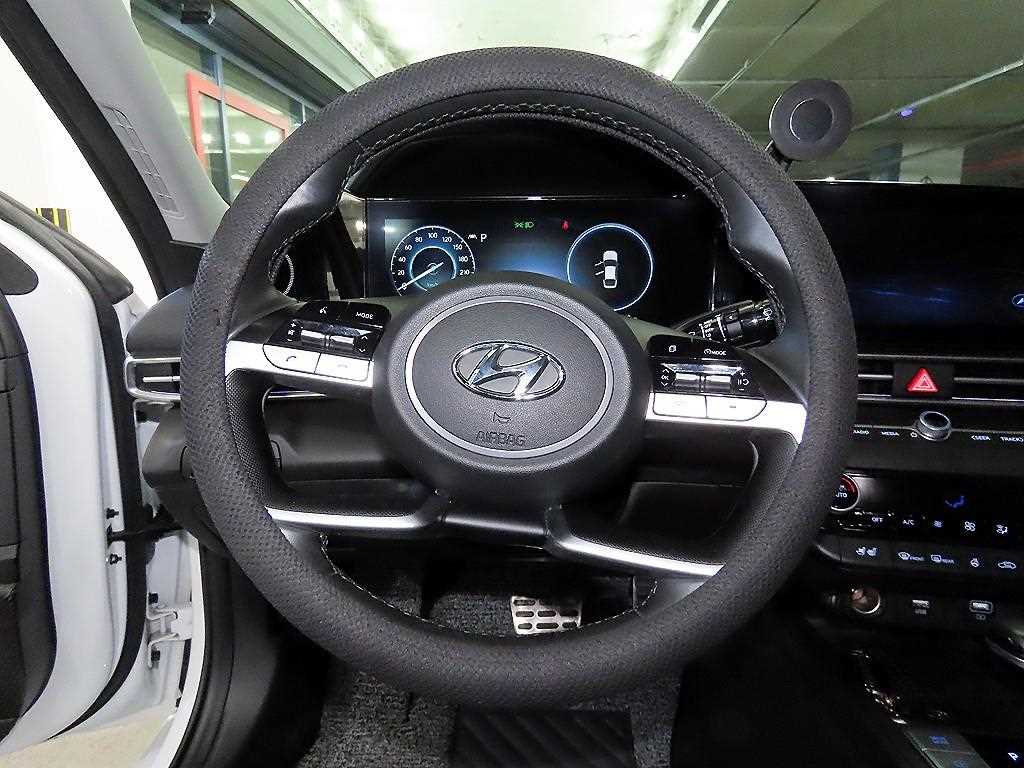 HYUNDAI Avante - Vista 8