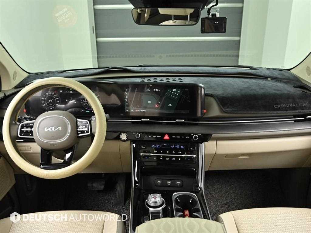 KIA Carnival - Vista 7