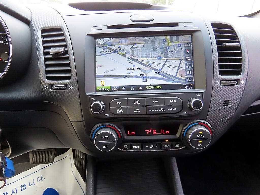 KIA K3 2016 Blanco - Importación desde Corea - HF Imports Iquique - Foto 13