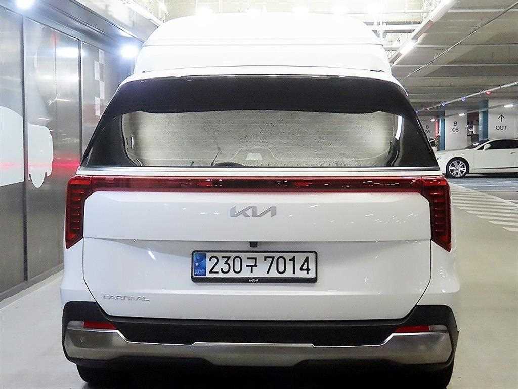 KIA Carnival - Vista 5