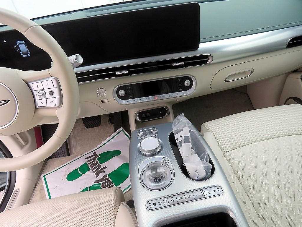 Genesis GV60 - Vista 11