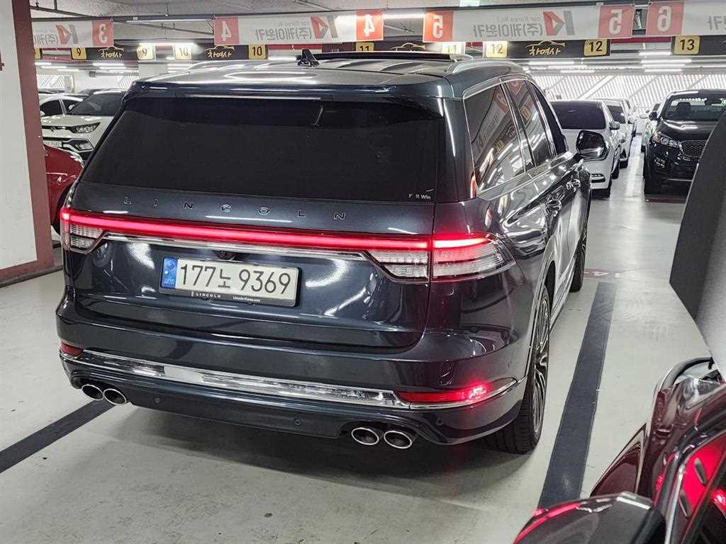 Lincoln Aviator - Vista 6