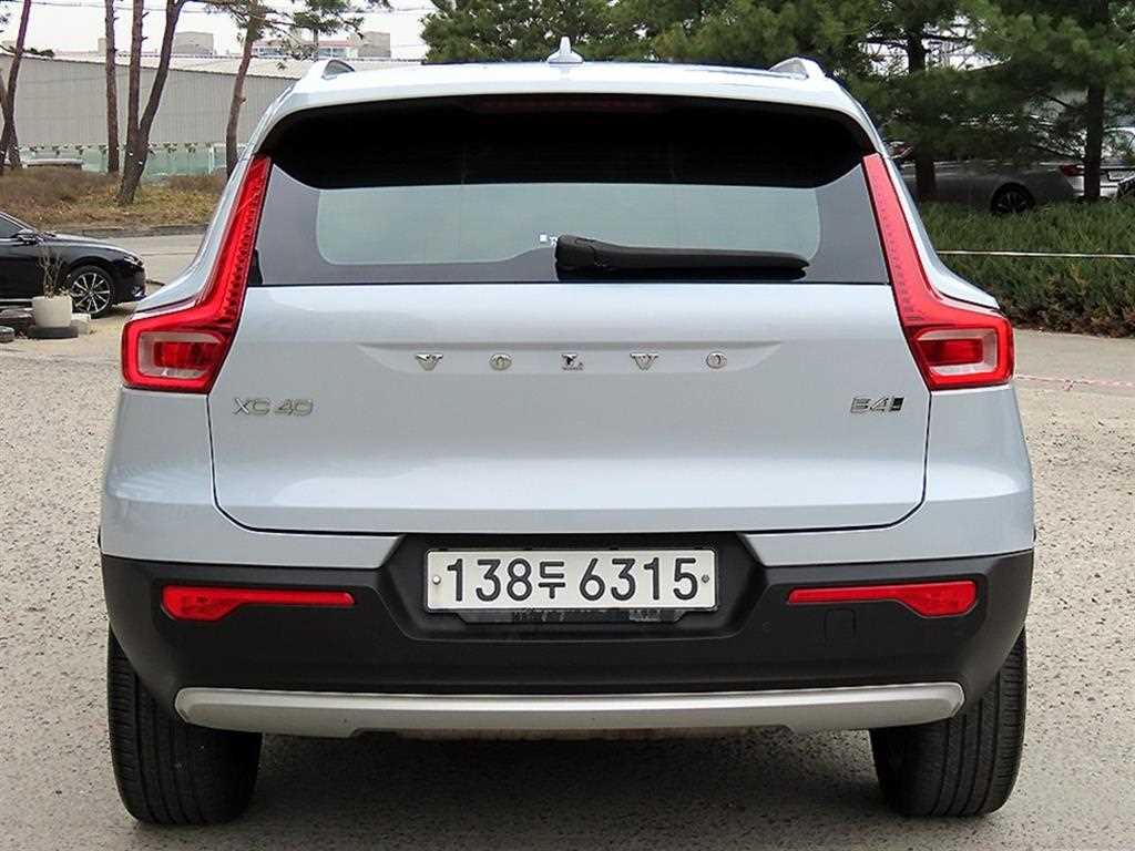 Volvo XC40 - Vista 4