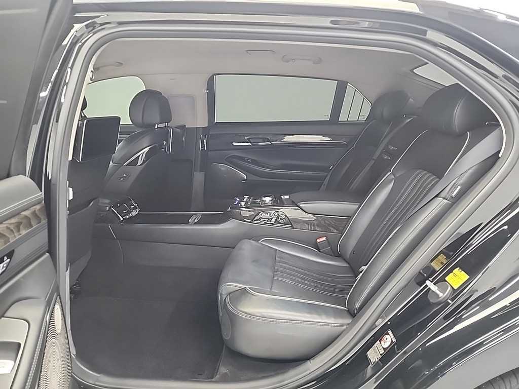 Genesis EQ900 - Vista 12